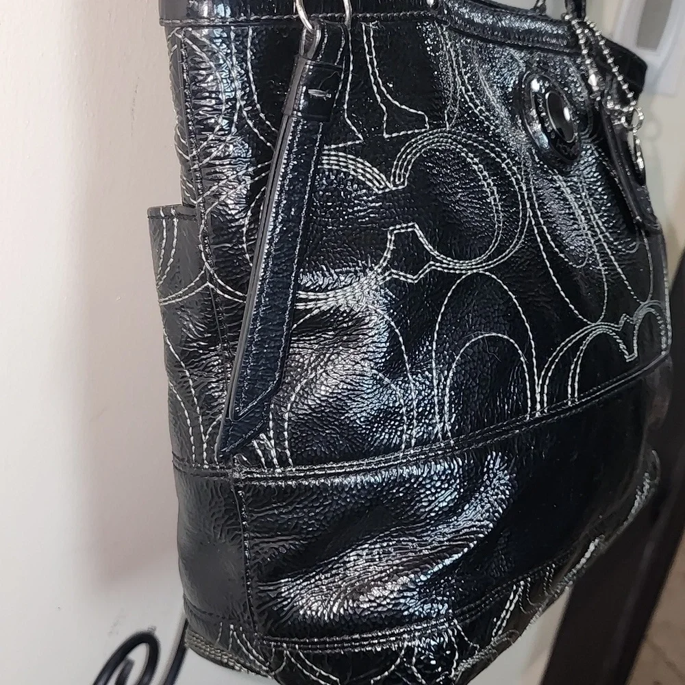 Coach Signature Patent Leather Black Tote Op ART MONOGRAM - Picture 4 of 13